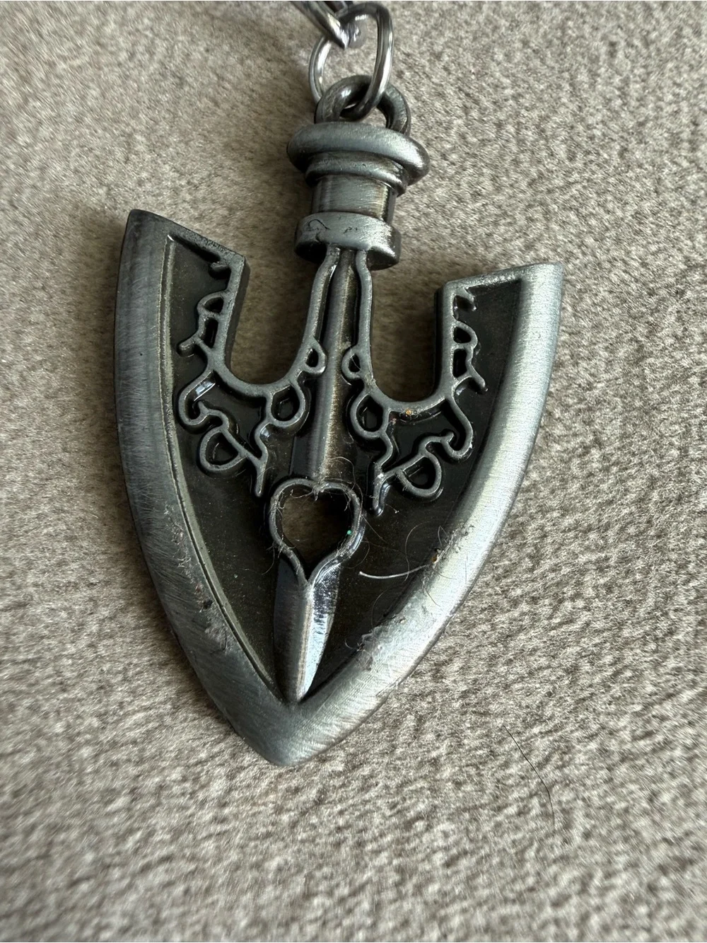Decorative Silver Tone Arrowhead Keychain